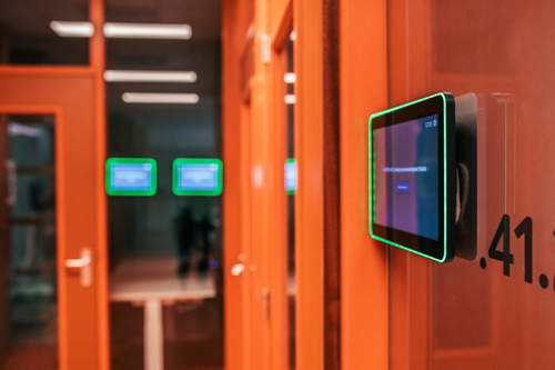 Zaaldisplays met APPC-10SLB bij Rijn IJssel College